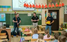 Odwiedziny Technik&oacute;w z EKO-WIATR BIS w naszej szkole! 35