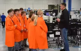 Wycieczka uczni&oacute;w do firmy Jabil 6