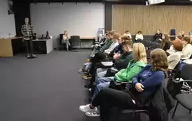 Wycieczka uczni&oacute;w do firmy Jabil 9