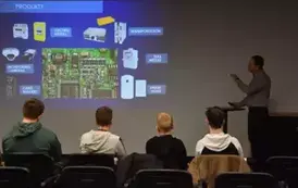 Wycieczka uczni&oacute;w do firmy Jabil 10