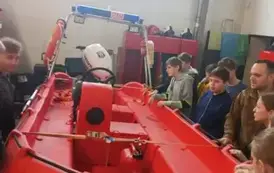 Wycieczka uczni&oacute;w klas 7 i 8 do Ochotniczej Straży Pożarnej w Prabutach 6