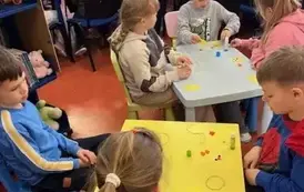Warsztaty wielkanocne z klasami I-III w Gminnym Centrum Kulturalno-Bibliotecznym w Mikołajkach Pomorskich. 9