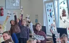 Warsztaty wielkanocne z klasami I-III w Gminnym Centrum Kulturalno-Bibliotecznym w Mikołajkach Pomorskich. 18