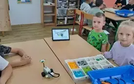 &bdquo;M&oacute;j-robot&rdquo; &ndash; zajęcia z robotyki i programowania w klasie 1a  4