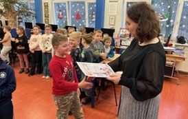 Ślubowanie klas pierwszych na czytelnika 32