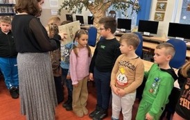 Ślubowanie klas pierwszych na czytelnika 50