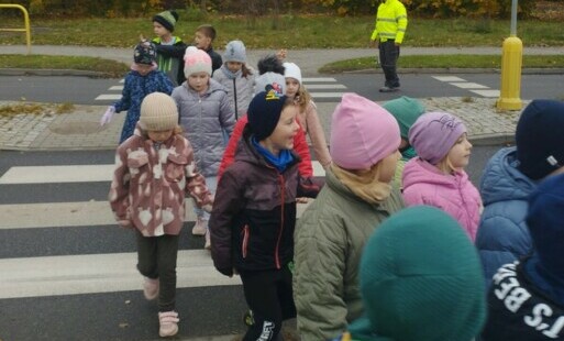 Zdjęcie do Wyjście klas I na pocztę.