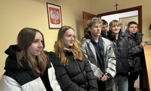 Geografia w terenie-wyjście klasy 7b do Urzędu Gminy w Mikołajkach Pomorskich